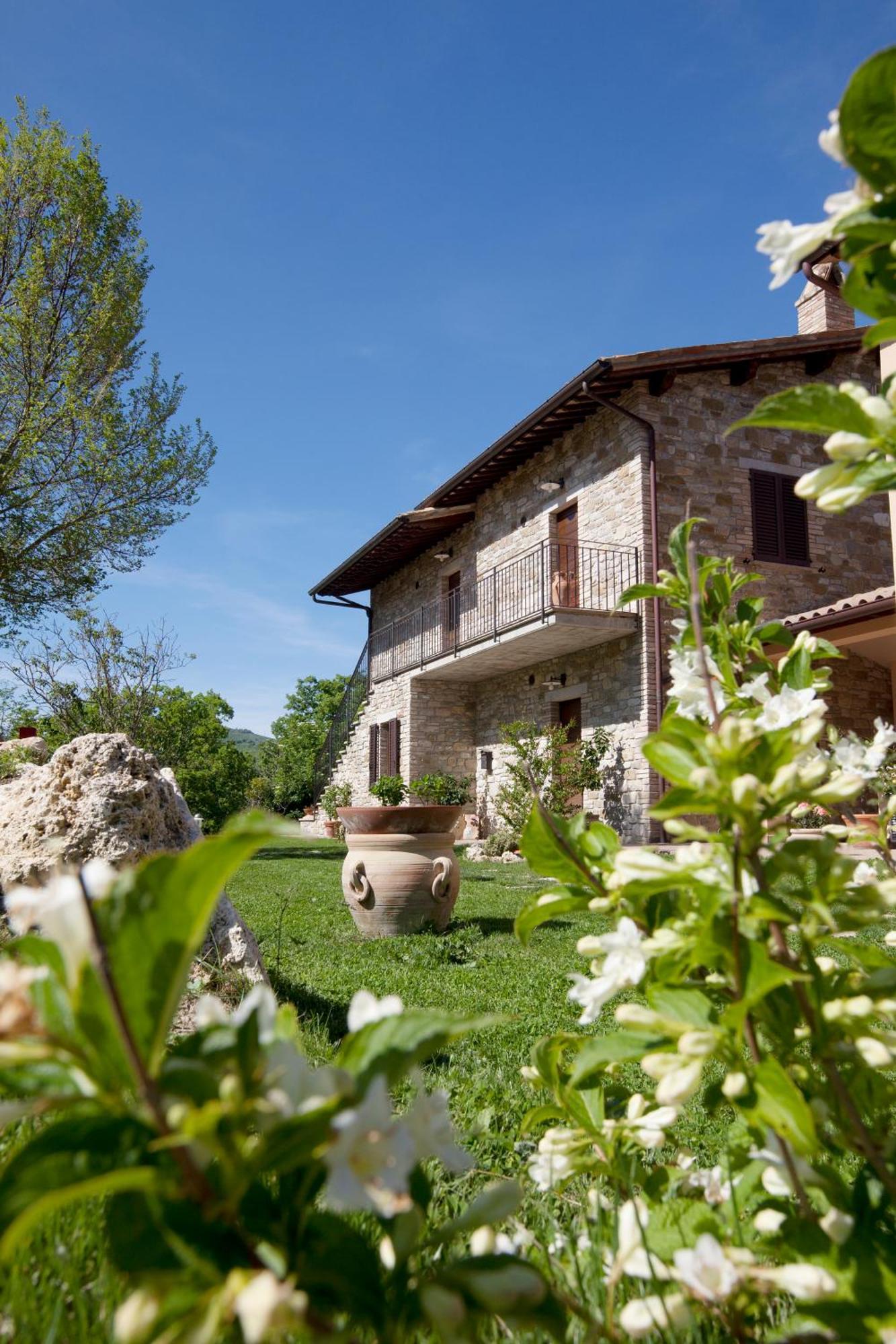 Relais Parco Del Subasio Villa Piano Delle Pieve Eksteriør billede