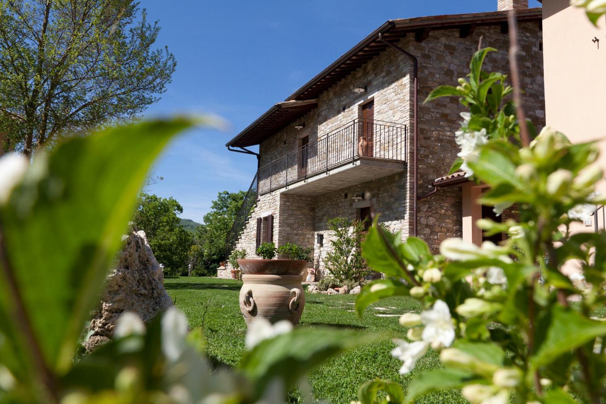 Relais Parco Del Subasio Villa Piano Delle Pieve Eksteriør billede